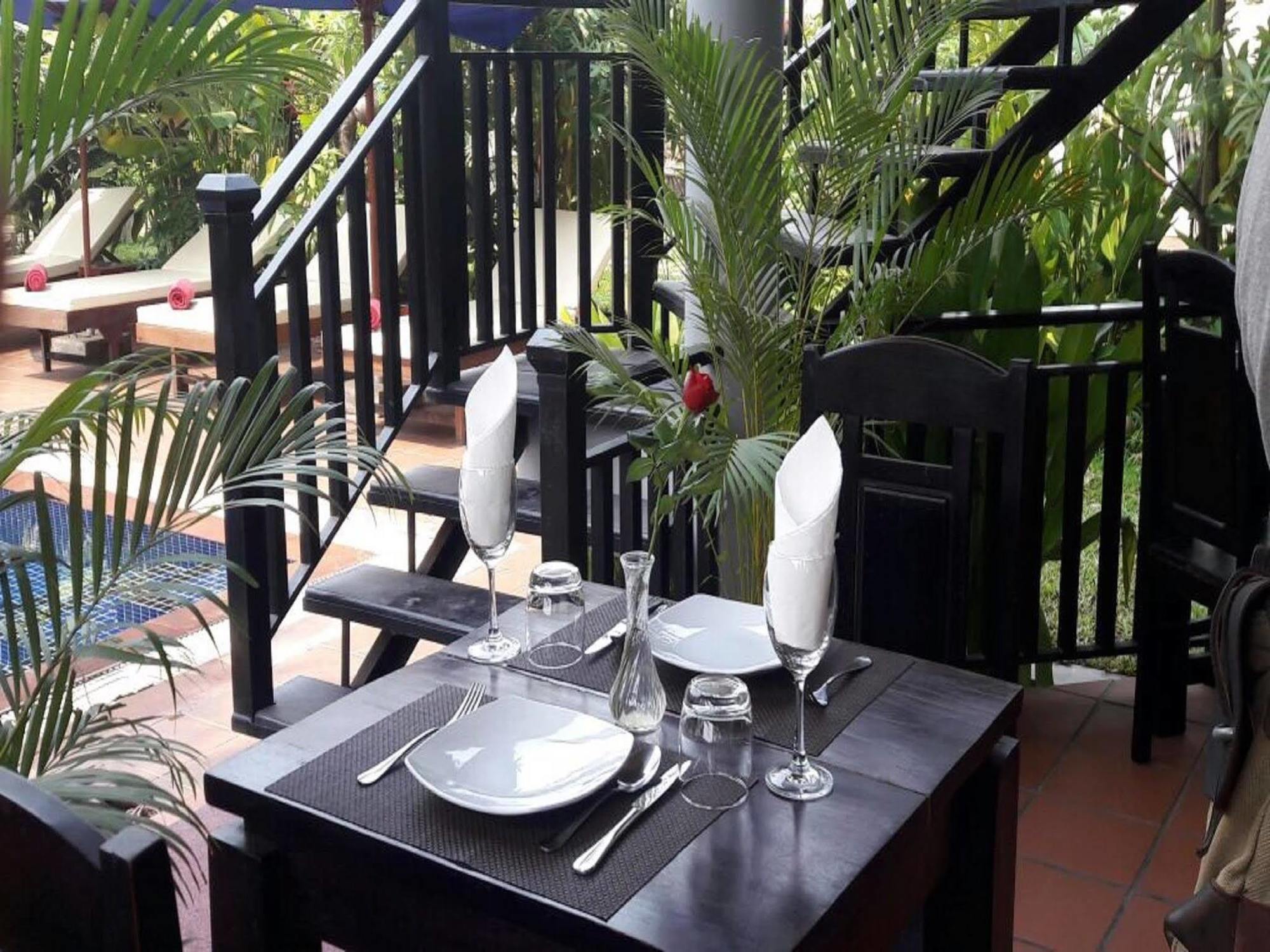 Reveal Angkor Hotel Сіємреап Екстер'єр фото