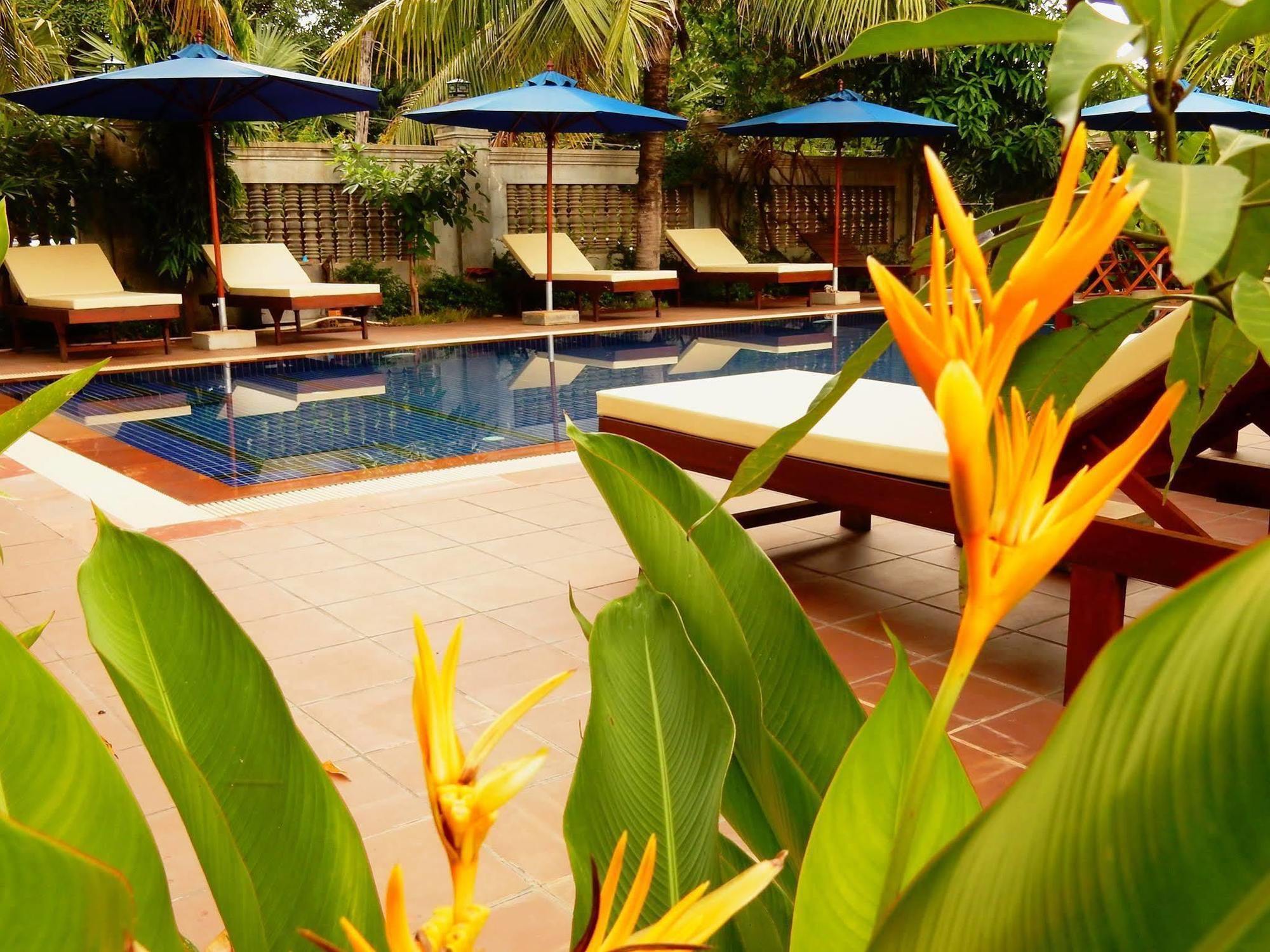 Reveal Angkor Hotel Сіємреап Екстер'єр фото