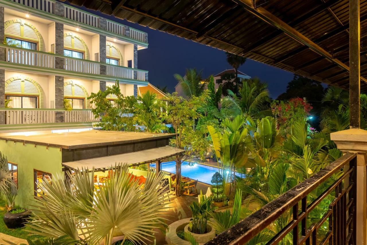 Reveal Angkor Hotel Сіємреап Екстер'єр фото